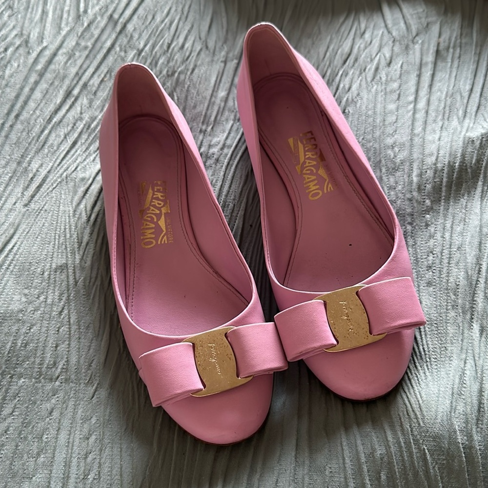 Rare color Ferragamo Flats Lilac